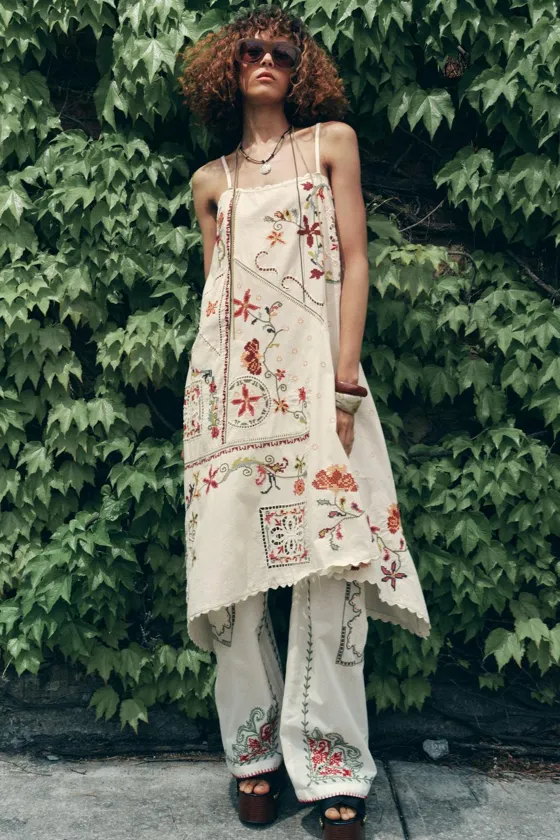 ПЛАТЬЕ АСИММЕТРИЧНОГО КРОЯ С ВЫШИВКОЙ — ZW COLLECTION