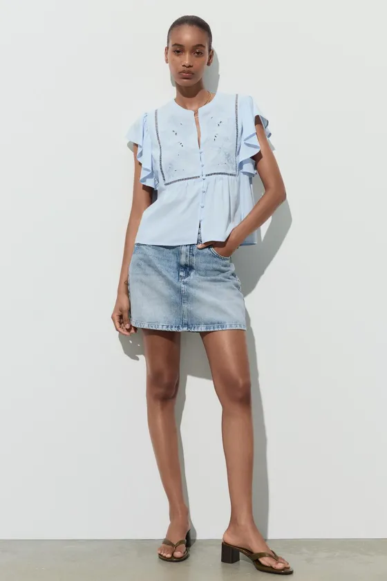 РУБАШКА С КОРОТКИМИ РУКАВАМИ И ВОЛАНАМИ