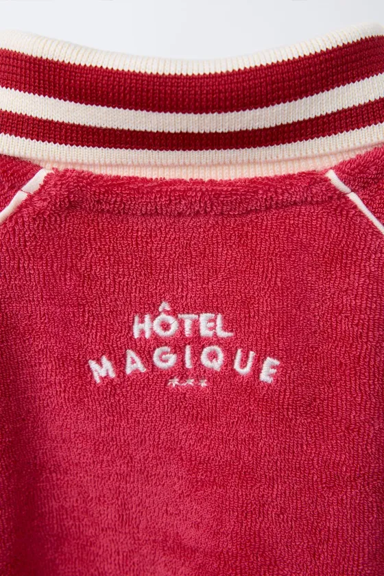 ПОЛО С ВЫШИВКОЙ HÔTEL MAGIQUE © X ZARA