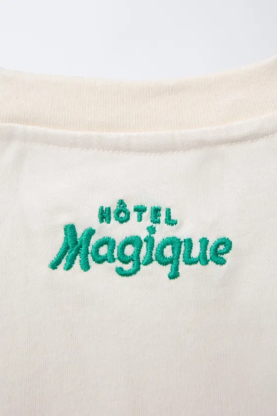 ФУТБОЛКА С ПРИНТОМ HÔTEL MAGIQUE © X ZARA