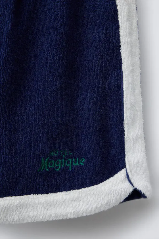 ШОРТЫ-БЕРМУДЫ ИЗ МАХРОВОЙ ТКАНИ С ВЫШИВКОЙ HÔTEL MAGIQUE © X ZARA