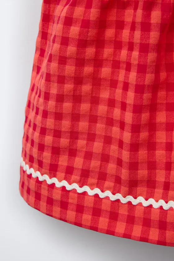 ПЛАТЬЕ В КЛЕТКУ С ВОЛНИСТЫМИ ДЕТАЛЯМИ CASA LAWA © X ZARA KIDS