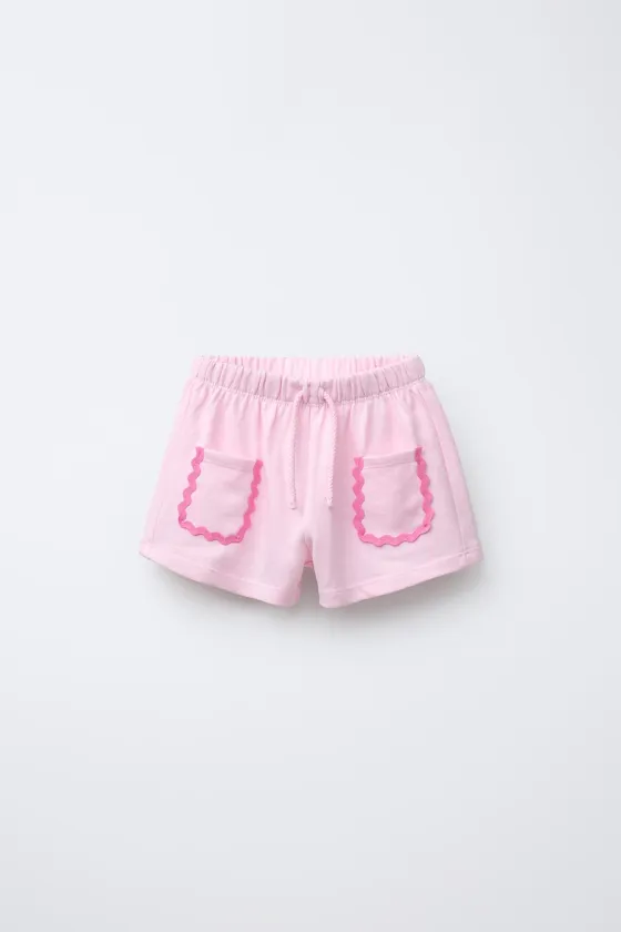 ШОРТЫ-БЕРМУДЫ С ВОЛНИСТЫМИ ДЕТАЛЯМИ CASA LAWA © X ZARA KIDS