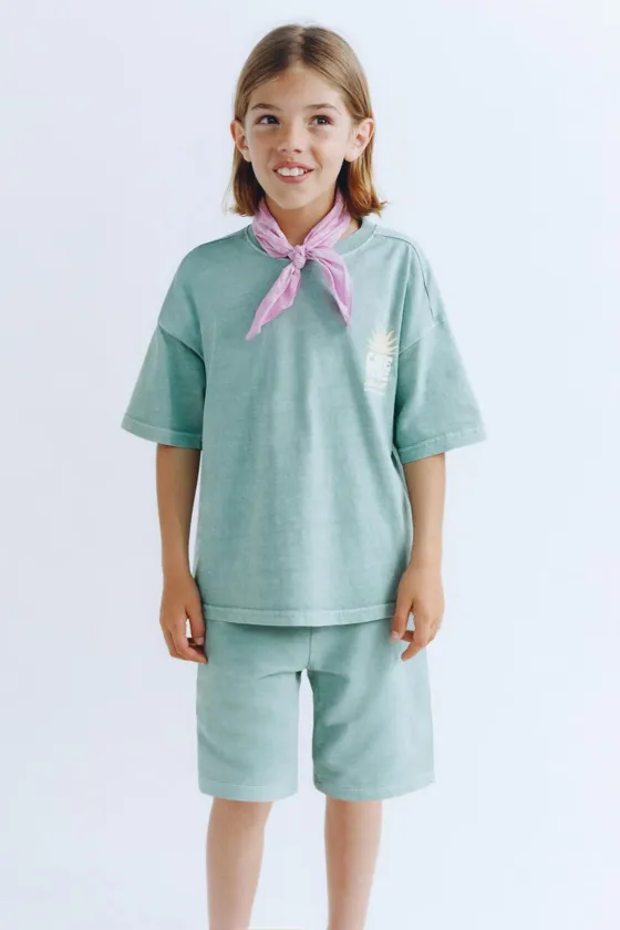 КОМПЛЕКТ ИЗ ФУТБОЛКИ И ШОРТОВ-БЕРМУДОВ GARMENT DYE