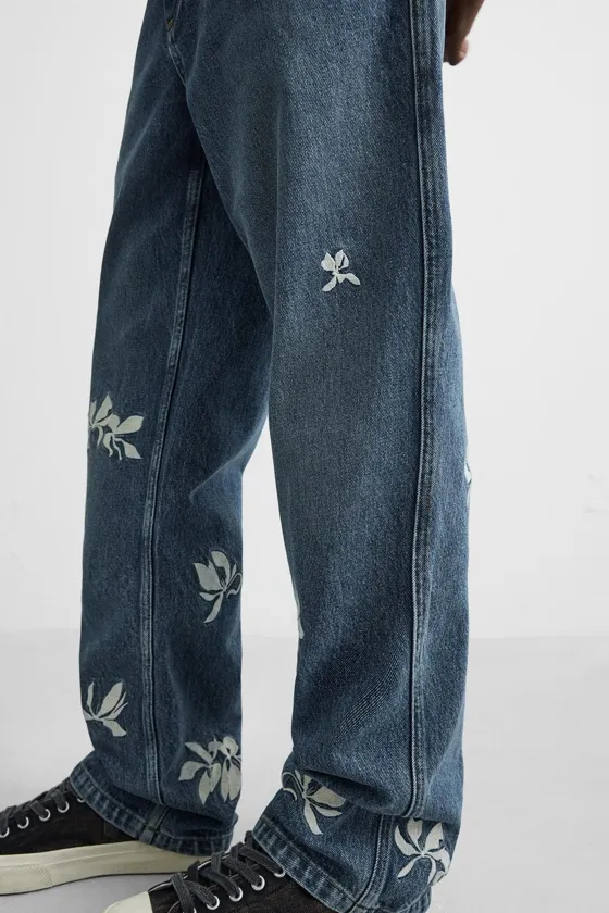 ДЖИНСЫ RELAXED FIT С ВЫШИВКОЙ