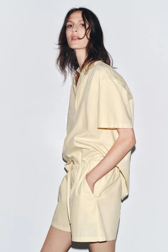 ШОРТЫ ИЗ ПОПЛИНА С ДЕКОРАТИВНОЙ СТРОЧКОЙ