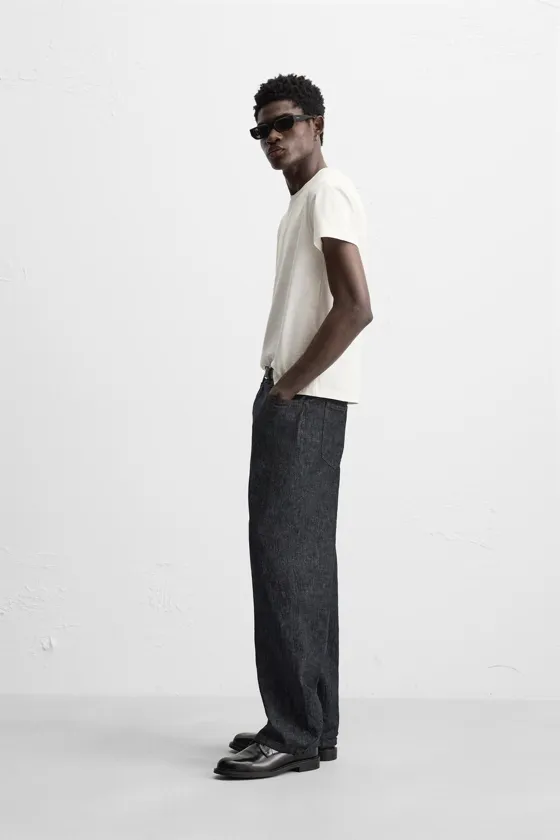 БАЗОВАЯ ФУТБОЛКА SLIM FIT