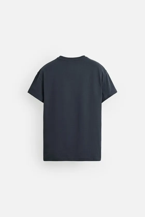 БАЗОВАЯ ФУТБОЛКА SLIM FIT