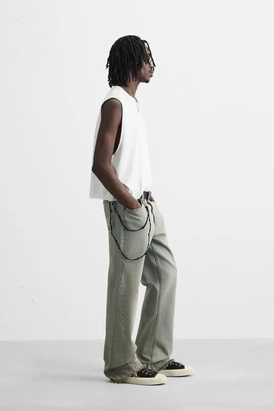 Джинсы в стиле flare fit