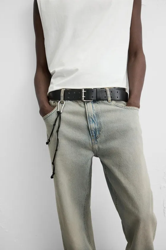 Джинсы в стиле flare fit