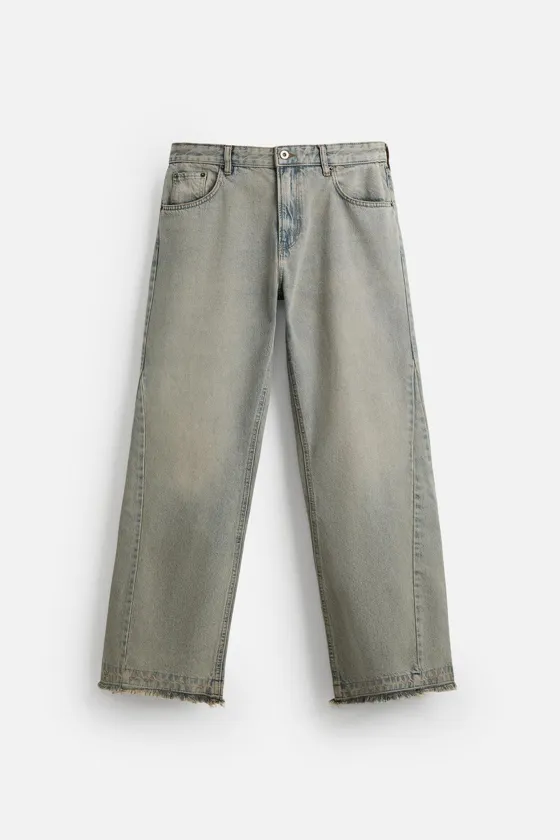 Джинсы в стиле flare fit