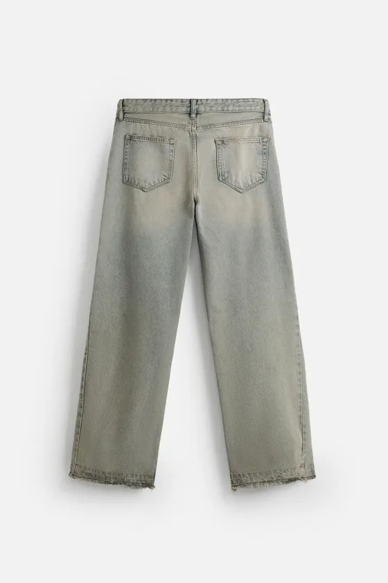 Джинсы в стиле flare fit