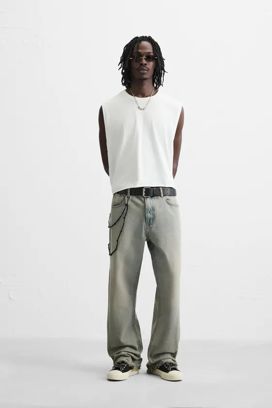 Джинсы в стиле flare fit