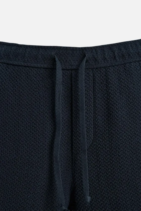 ШОРТЫ REGULAR FIT ИЗ РЕЛЬЕФНОЙ ТКАНИ