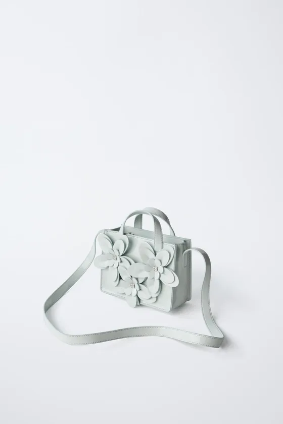 СУМКА С ПЛЕЧЕВЫМ РЕМНЕМ И ЦВЕТОЧНЫМИ ДЕТАЛЯМИ 3D