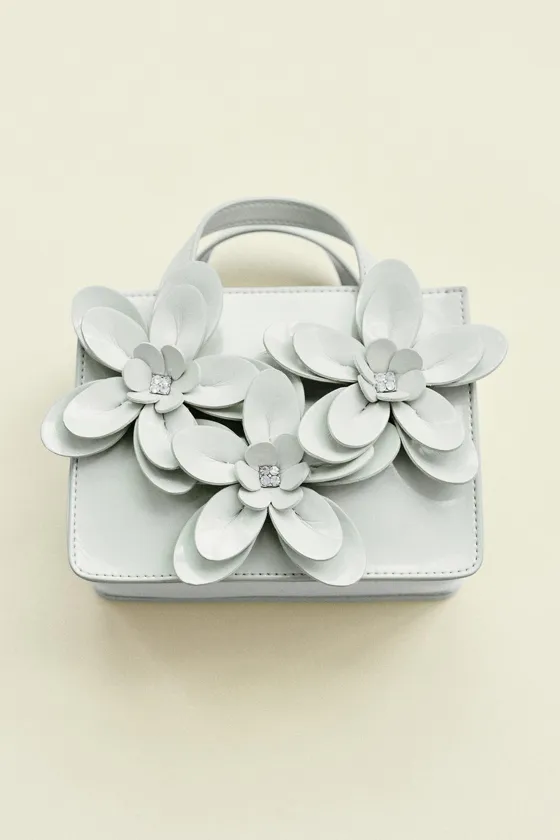 СУМКА С ПЛЕЧЕВЫМ РЕМНЕМ И ЦВЕТОЧНЫМИ ДЕТАЛЯМИ 3D