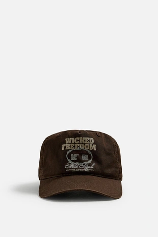 Кепка с эффектом потертости и принтом- Заказать в России