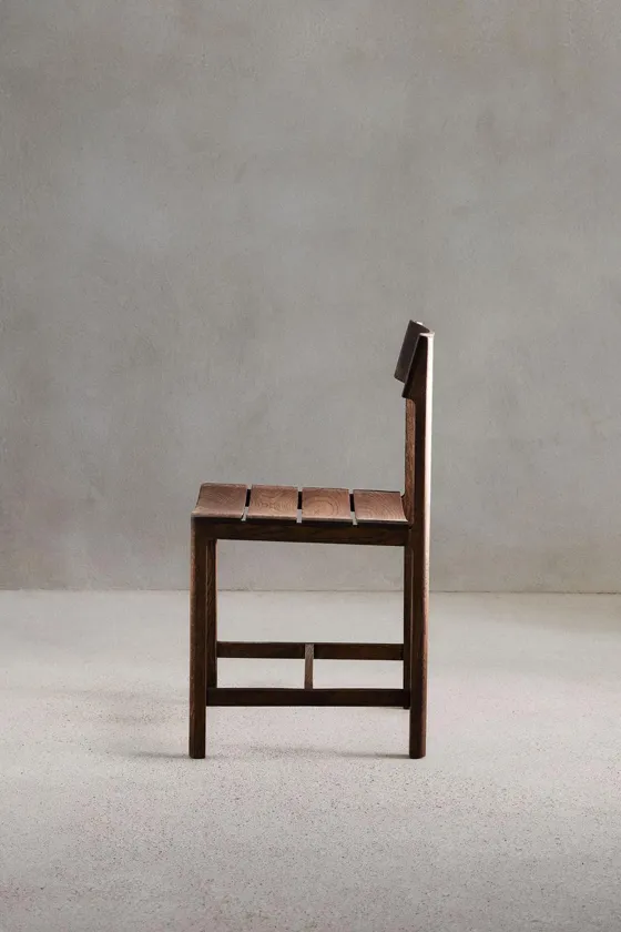 CHAIR 04