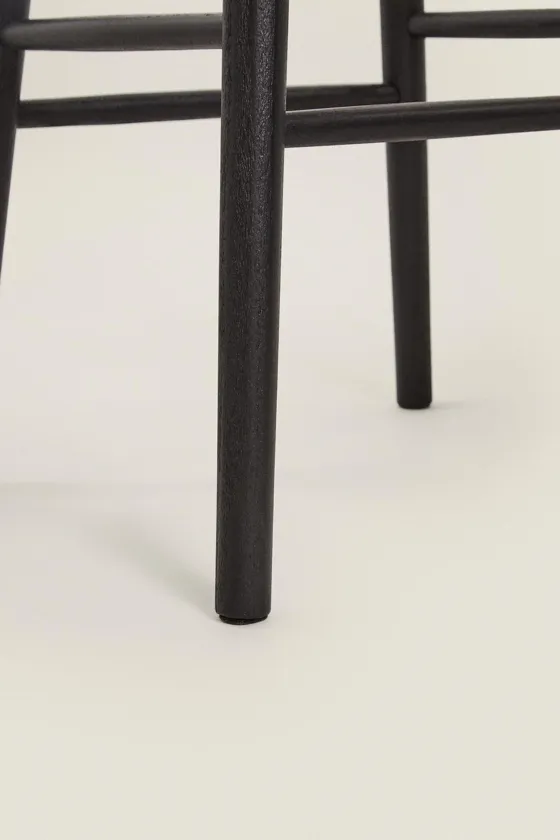 Табурет из сосны