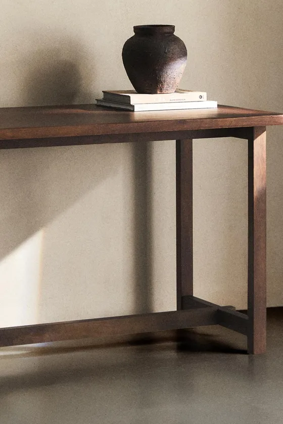 ANTIQUE FINISH TABLE