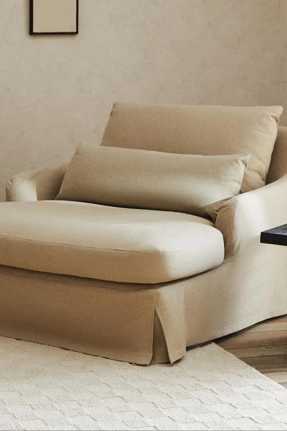 LOVESEAT 01