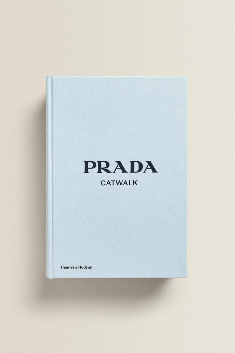 Prada catwalk book (на английском)