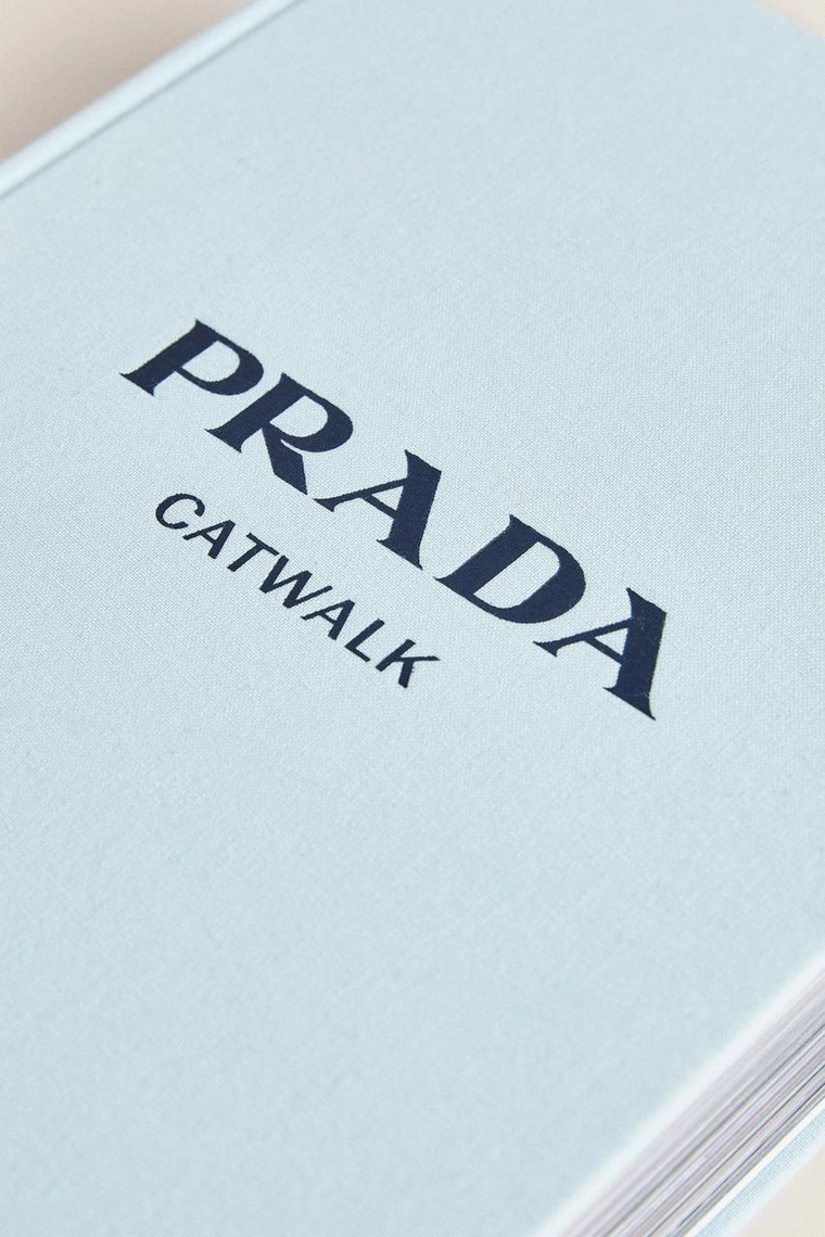 Prada catwalk book (на английском)