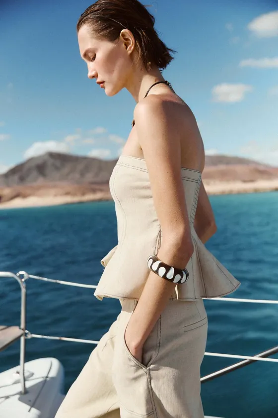 ТОП ИЗ СМЕСОВОГО ЛЬНА С КОНТРАСТНОЙ СТРОЧКОЙ