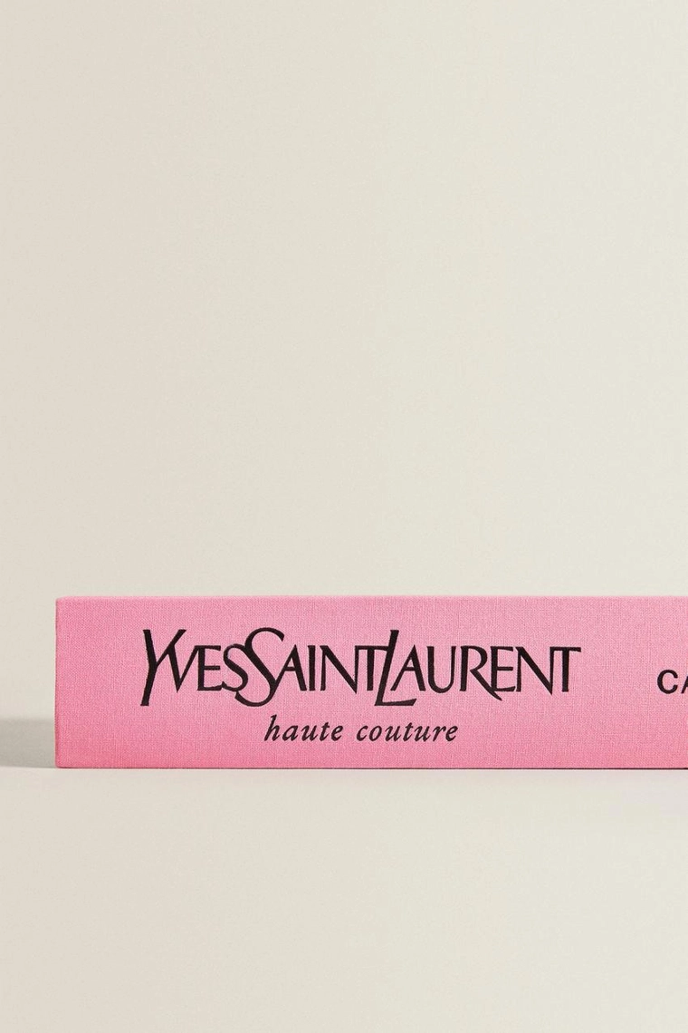 Книга yves saint laurent catwalk (на английском)