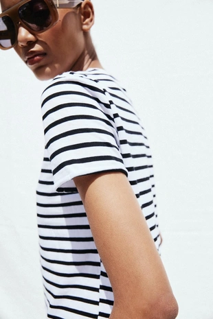 Футболка из ткани с эффектом потертости