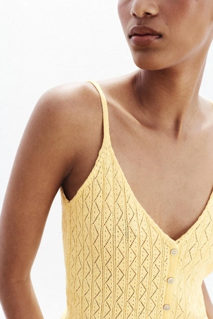 Трикотажный топ с воланами и перфорацией - Заказать в России