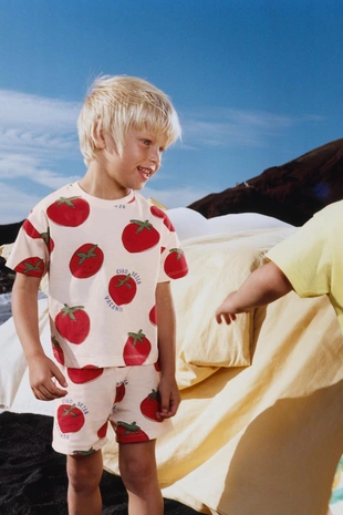 Пижама 2-6 лет с футболкой и бермудами цвета помидора- Заказать в России