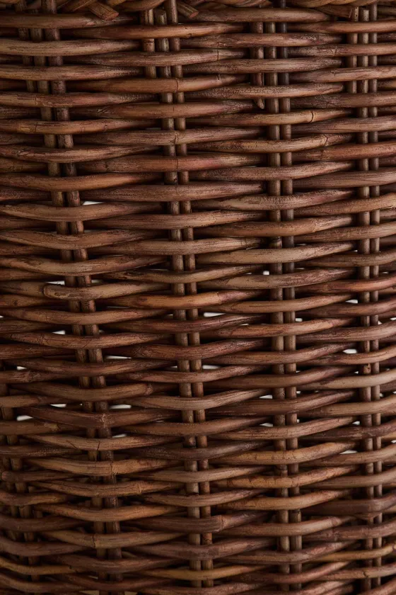 Квадратная корзина из ротанга