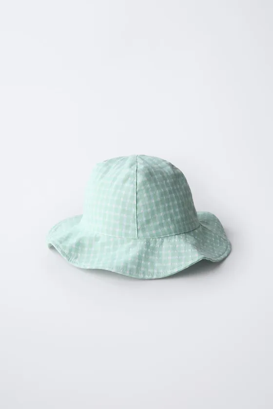 Шляпка в клетку gingham
