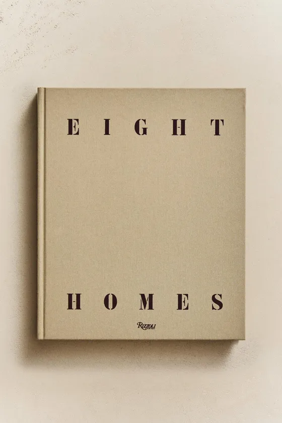 Книга eight homes
