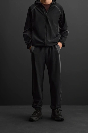 Брюки из высокотехнологичной ткани в стиле колор-блок- Заказать в России