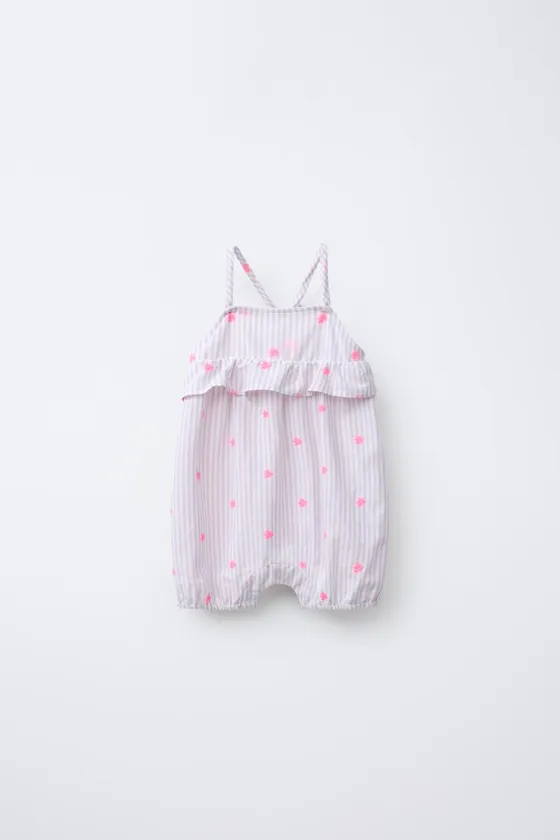 Полукомбинезон в полоску с вышитыми цветами