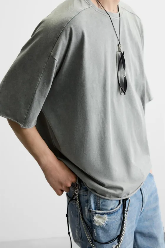 ФУТБОЛКА RELAXED FIT ИЗ ТКАНИ С ЭФФЕКТОМ ПОТЕРТОСТИ