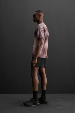 Футболка с принтом тай-дай и перфорацией- Заказать в России