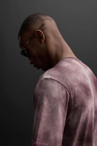 Футболка с принтом тай-дай и перфорацией- Заказать в России