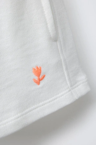 Шорты из мягкой ткани с вышивкой