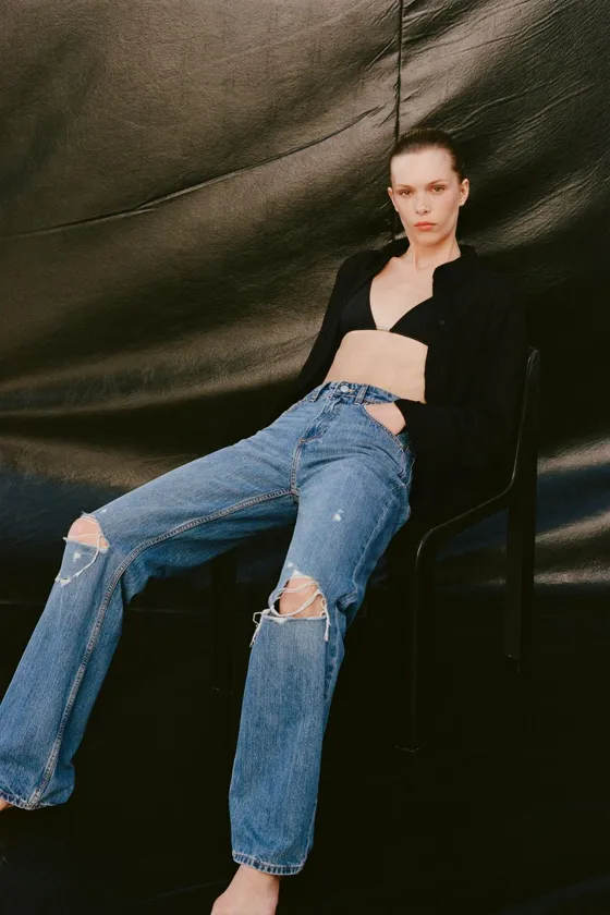 ДЖИНСЫ СО СРЕДНЕЙ ПОСАДКОЙ  И РАЗРЕЗАМИ TRF WIDE LEG