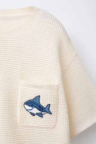 Трикотажная футболка с вышивкой «акула» - Заказать в России