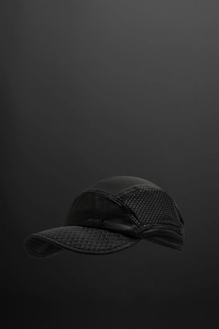 Технологичная кепка с перфорацией- Заказать в России
