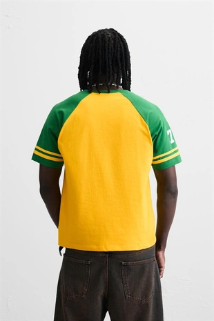 Футболка в стиле колор-блок с вышивкой- Заказать в России