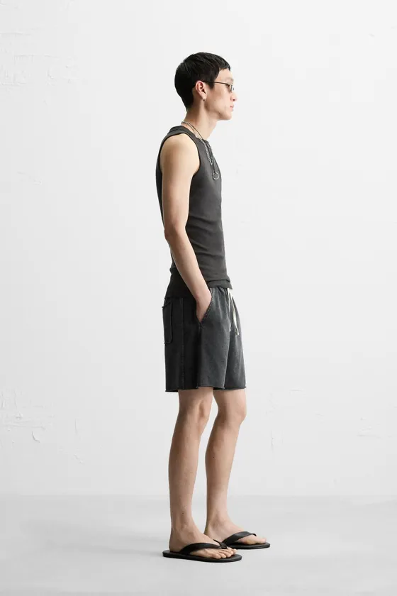 ШОРТЫ RELAXED FIT ИЗ ТКАНИ С ЭФФЕКТОМ ПОТЕРТОСТИ