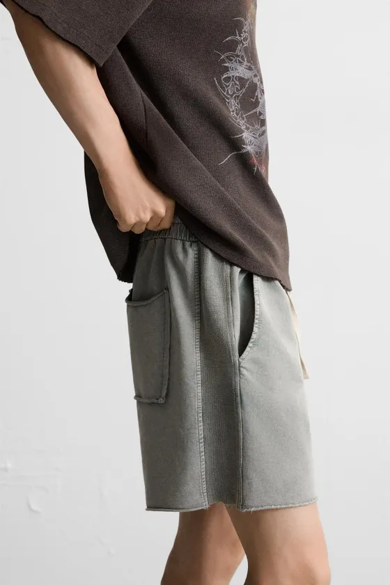 ШОРТЫ RELAXED FIT ИЗ ТКАНИ С ЭФФЕКТОМ ПОТЕРТОСТИ
