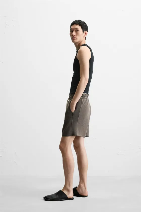 ШОРТЫ RELAXED FIT ИЗ ТКАНИ С ЭФФЕКТОМ ПОТЕРТОСТИ