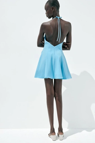 Короткое платье с горловиной халтер и юбкой годе- Заказать в России