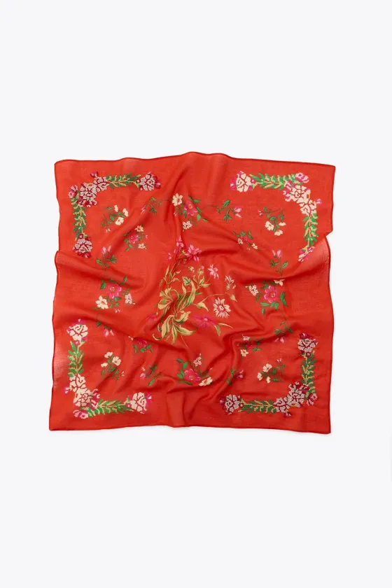 ХЛОКОВЫЙ ШАРФ С ВЫШИВКОЙ